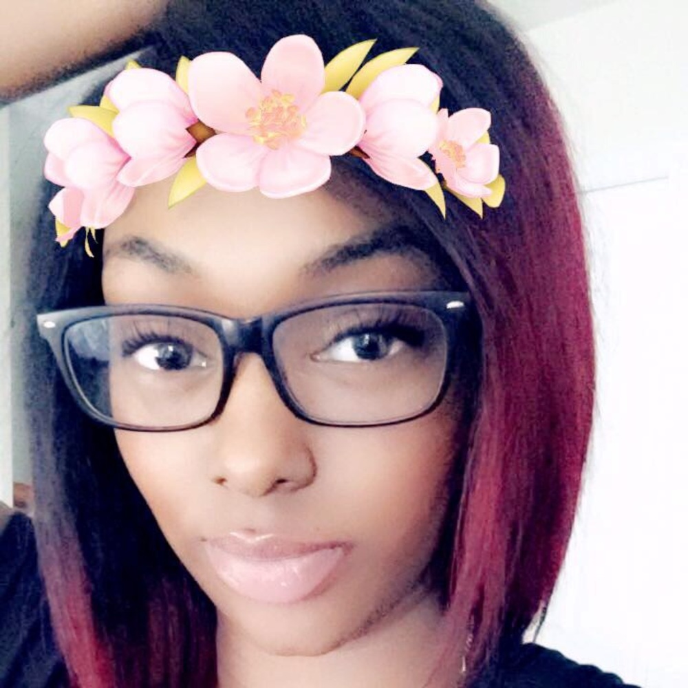 Meet your Posher, Alexis